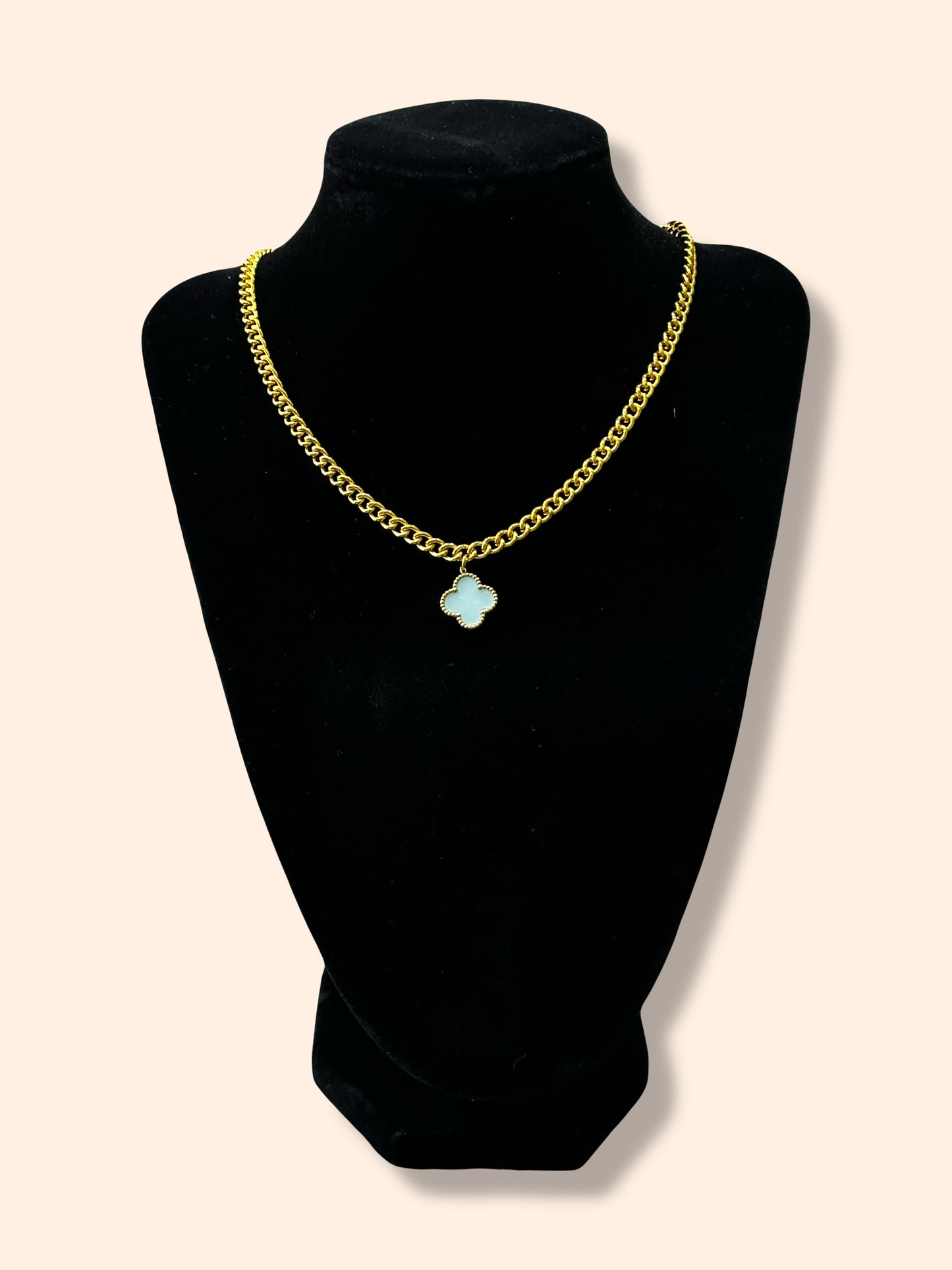 Van cleef bleu necklace