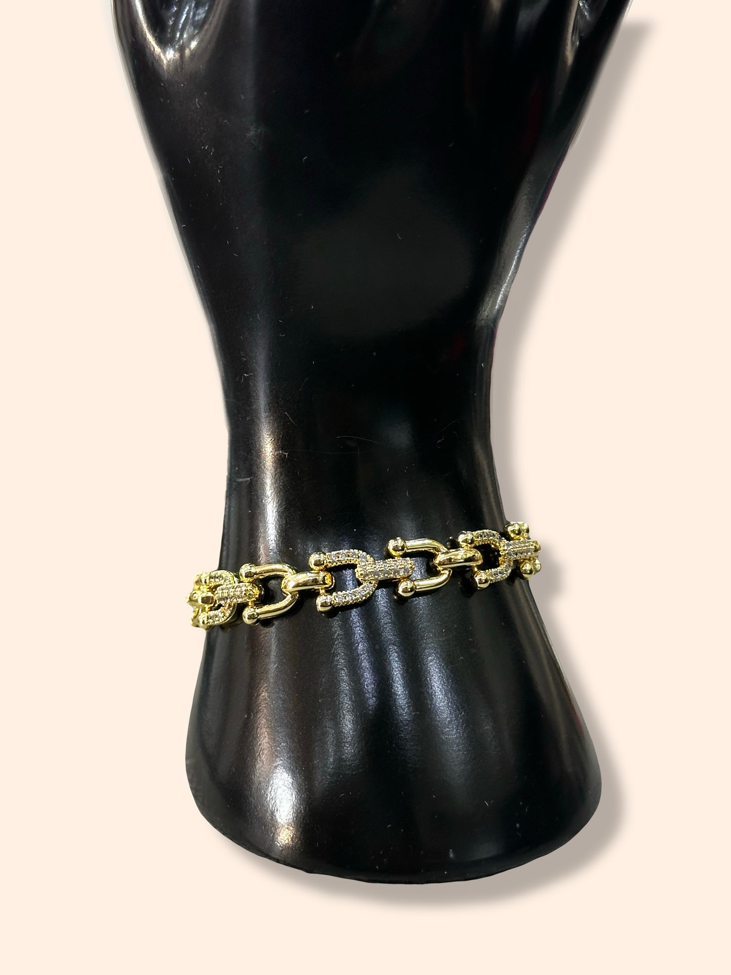 Anchor link bracelet